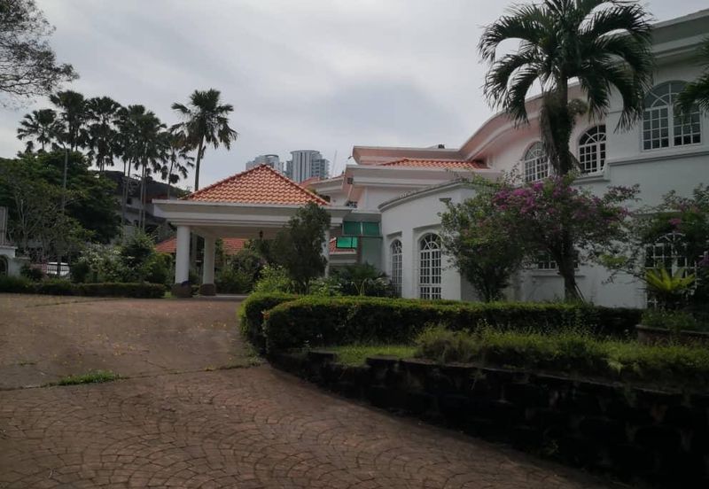 Tropicana Golf & Country Resort