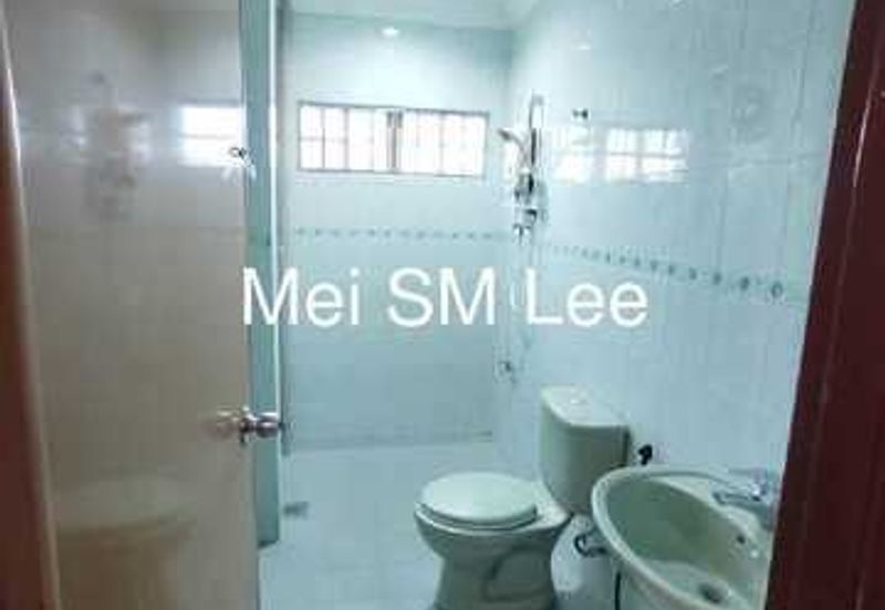 Jalan Suasana, Bandar Tun Hussein Onn