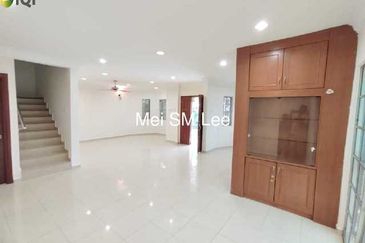 Jalan Suasana, Bandar Tun Hussein Onn