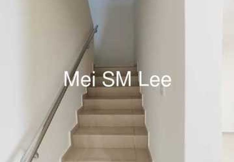 Jalan Suasana, Bandar Tun Hussein Onn