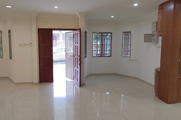 Jalan Suasana, Bandar Tun Hussein Onn