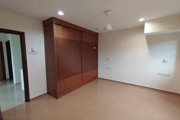 Jalan Suasana, Bandar Tun Hussein Onn