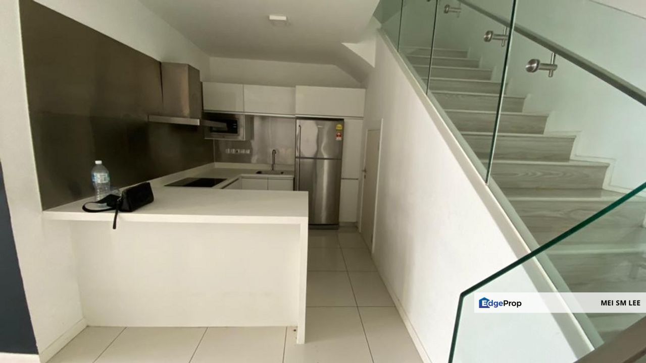 Partial Furnished 3 Bedrooms Duplex Serviced Residences – M City @ Ampang, Kuala Lumpur, Ampang