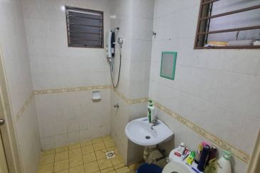 Facing North East 2 Storey Terrace @ Bandar Puteri 12, Puchong