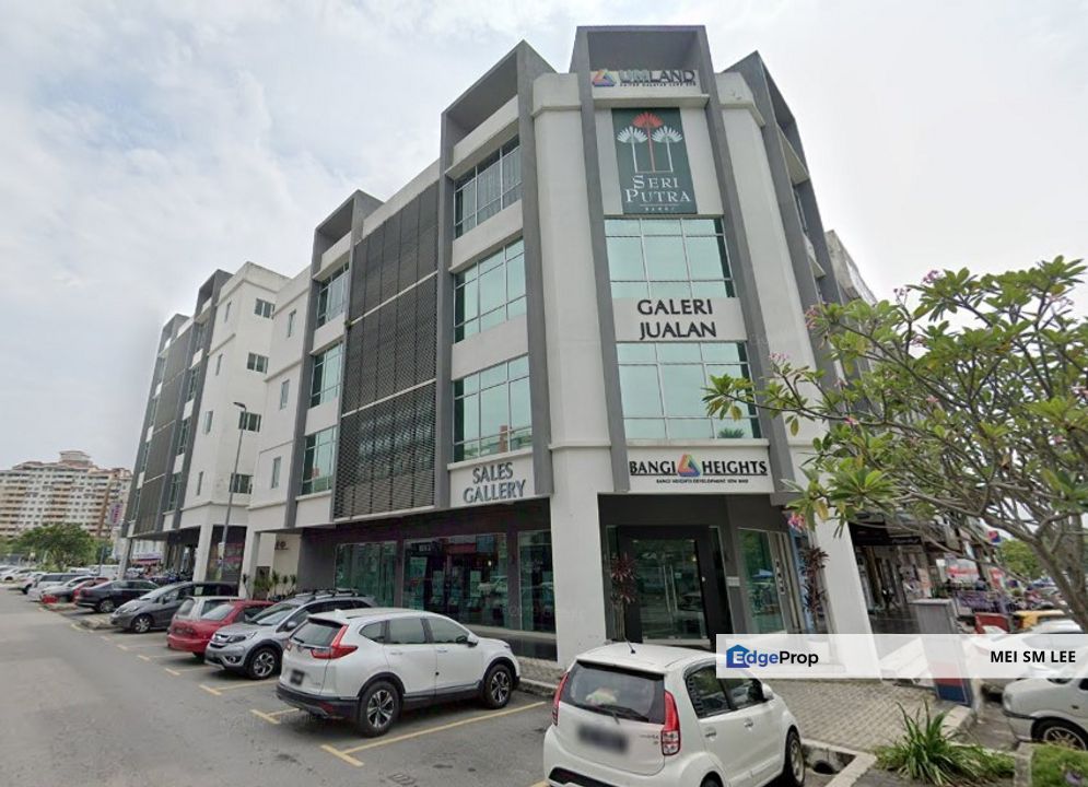 3 Storey Shoplot @ Bandar Seri Putra, Kajang, Selangor, Bangi