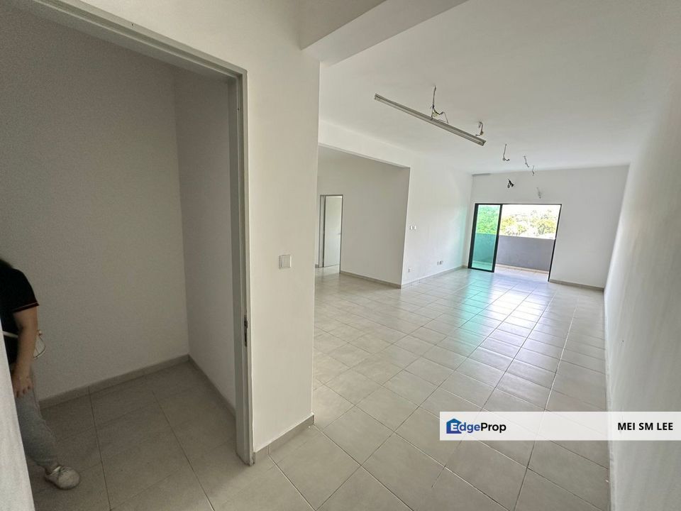 3 Bedrooms Service Residence @ JRK Senesta, Semenyih, Selangor, Semenyih