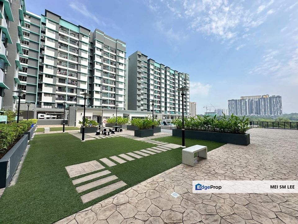 3 Bedrooms Condo @ Zamrud Residence, Kajang, Selangor, Kajang