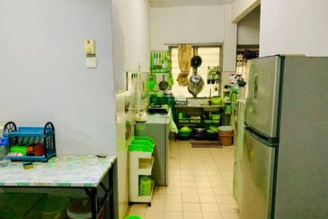 Pangsapuri Putra Raya