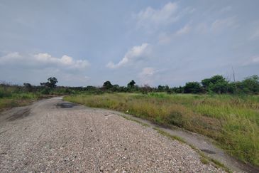 West Port, Pulau Indah