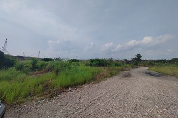 West Port, Pulau Indah