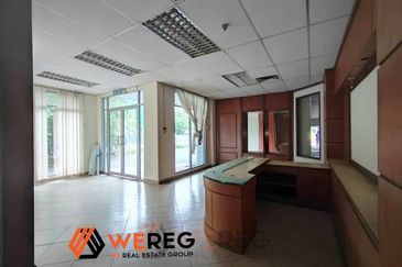 West Port, Pulau Indah