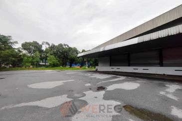 West Port, Pulau Indah