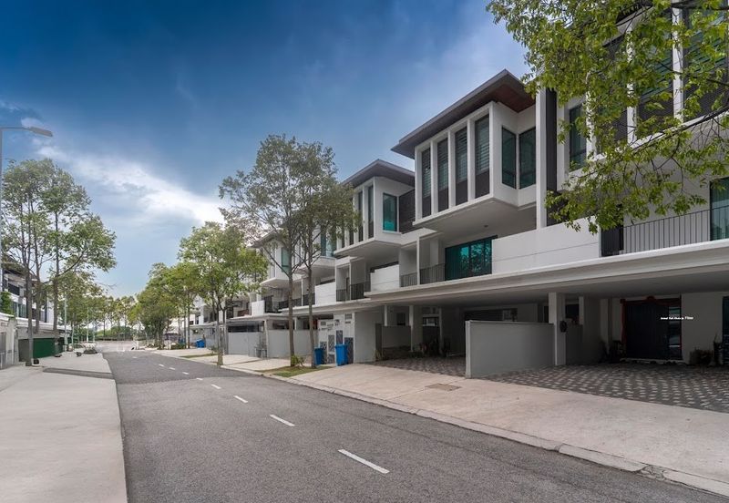 Duta Villa, Setia Alam