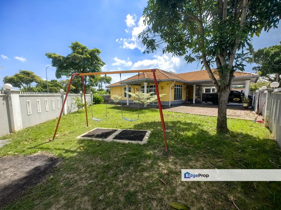 HUGE LAND Corner Lot Single Storey Taman Desa Cempaka, Ni…
