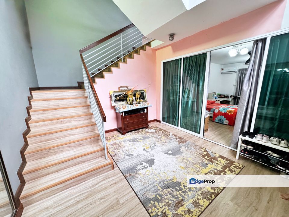 Saujana Villa Kajang, 2.5 Storey Semi D FACING OPEN RENOVATED, Selangor, Kajang