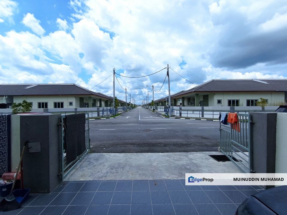 Semi D for Rent with Aircond in Sitiawan Perak, Perak, Sitiawan