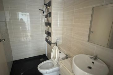 D'Summit Residences @ Kempas Utama