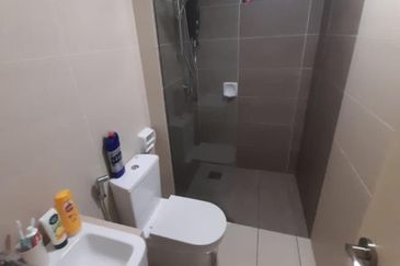 Adria Residence @ Gravit8