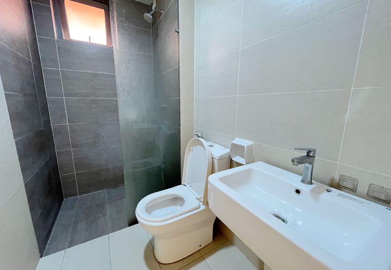 Gravit8 @ Klang South