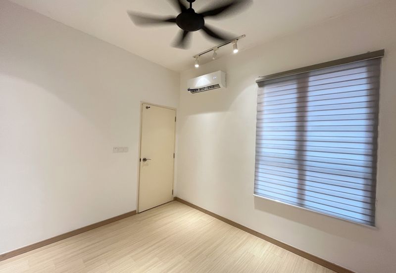 Gravit8 @ Klang South