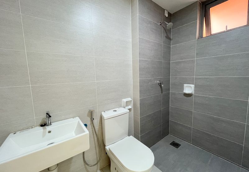 Gravit8 @ Klang South