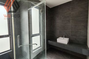 Lucent Residence @ twentyfive.7