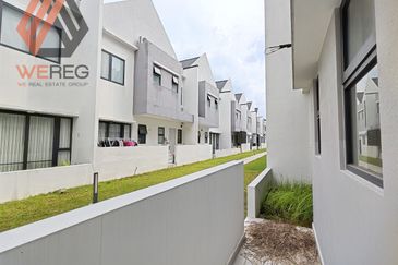 Lucent Residence @ twentyfive.7