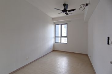 Gravit8 @ Klang South