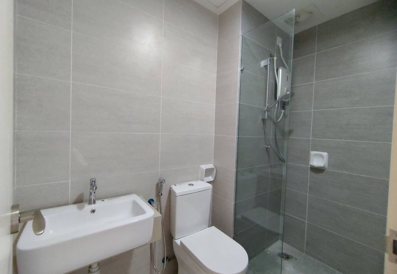 Gravit8 @ Klang South