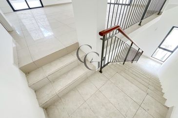 Lucent Residence @ twentyfive.7