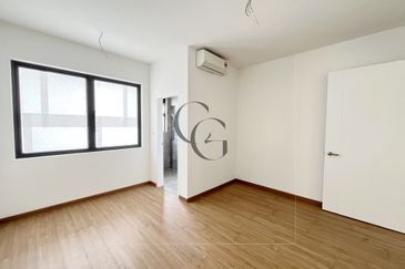 Lucent Residence @ twentyfive.7