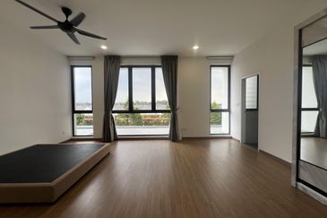 Lucent Residence @ twentyfive.7