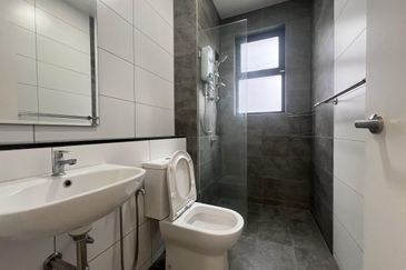 Lucent Residence @ twentyfive.7