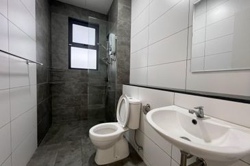 Lucent Residence @ twentyfive.7