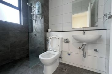 Lucent Residence @ twentyfive.7