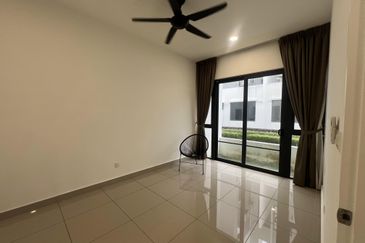 Lucent Residence @ twentyfive.7