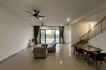 Lucent Residence @ twentyfive.7