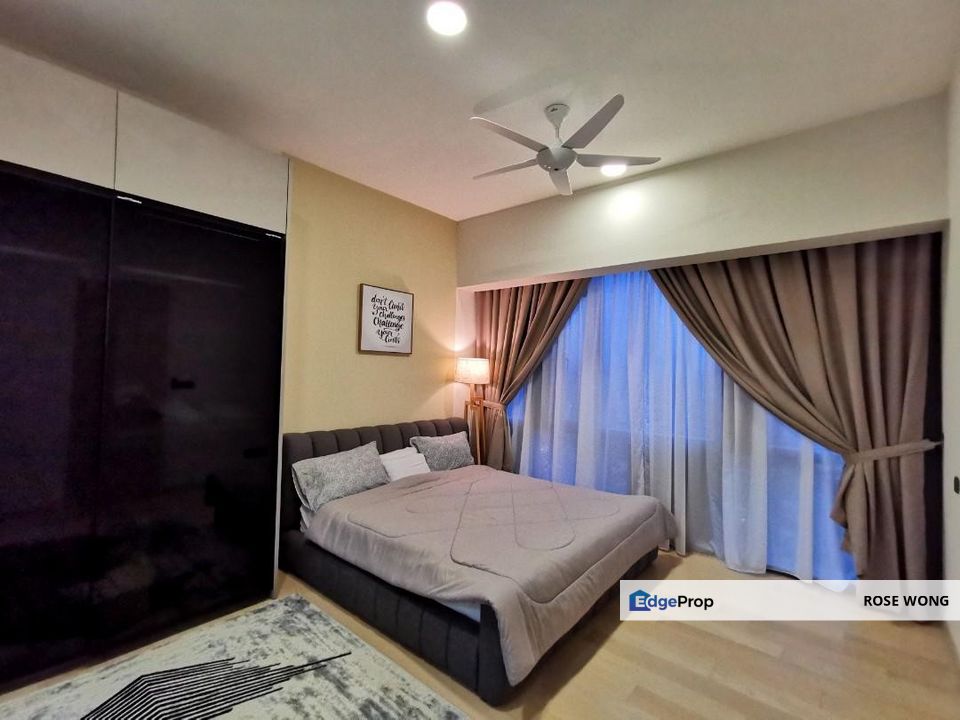 Cheap! Cheap! Cheap! Short Walk to LRT Station & Twin Tower! Prime Location! Luxury Lifestyle!, Kuala Lumpur, KL City