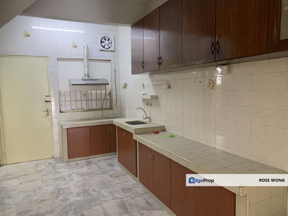 Cheap! Fire Sales! 2 Rooms 750 sqft Intermediate Terraced House For Sale!, Selangor, Cheras