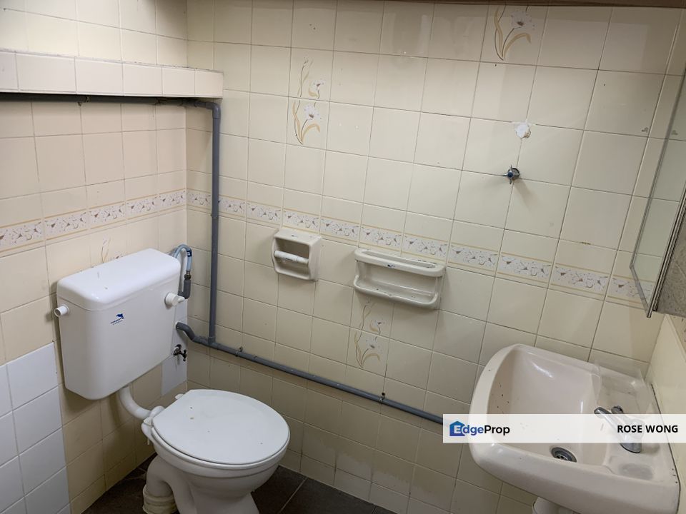 Cheap! Fire Sales! 2 Rooms 750 sqft Intermediate Terraced House For Sale!, Selangor, Cheras