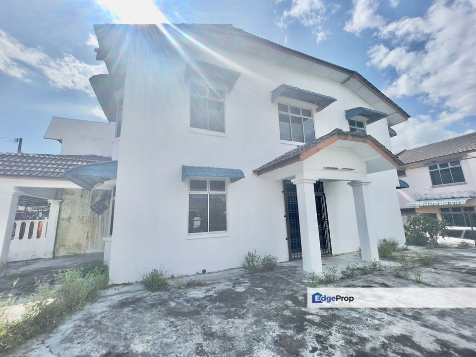 Taman Universiti Double Storey Terrace House Corner Lot for Sale for ...