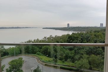 Puteri Cove Residences