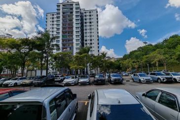 Bistari Impian Apartment @ Larkin