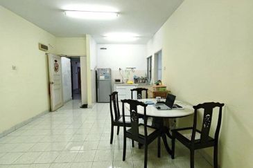 Bistari Impian Apartment @ Larkin