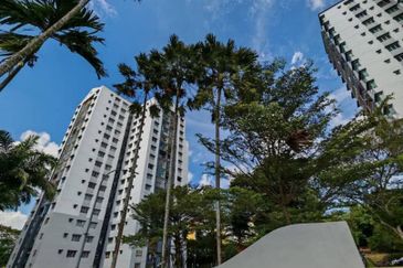 Bistari Impian Apartment @ Larkin