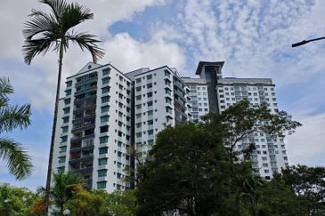 Bistari Impian Apartment @ Larkin