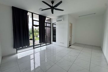 Bukit Indah Avenue 26 @ Villosa