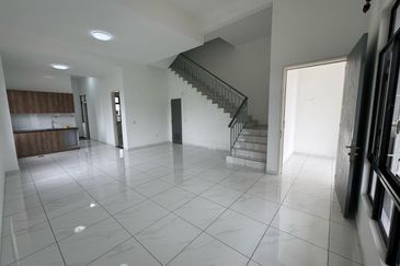 Bukit Indah Avenue 26 @ Villosa