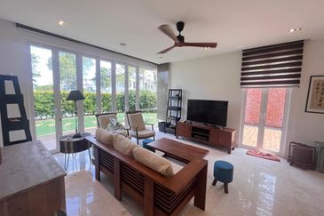 Emerald Bay @ Puteri harbour