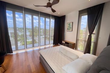 Emerald Bay @ Puteri harbour